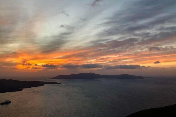 Santorini Private Roundtrip Transfer from/to Airport,Port & Hotel - What Makes This Service Stand Out