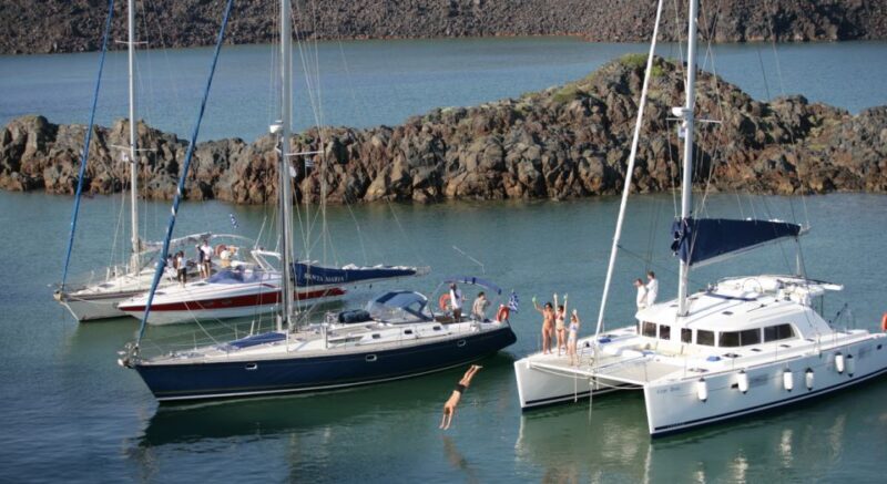 Santorini: Private Sailing Yacht Cruise with Meal & Drinks - Key Points