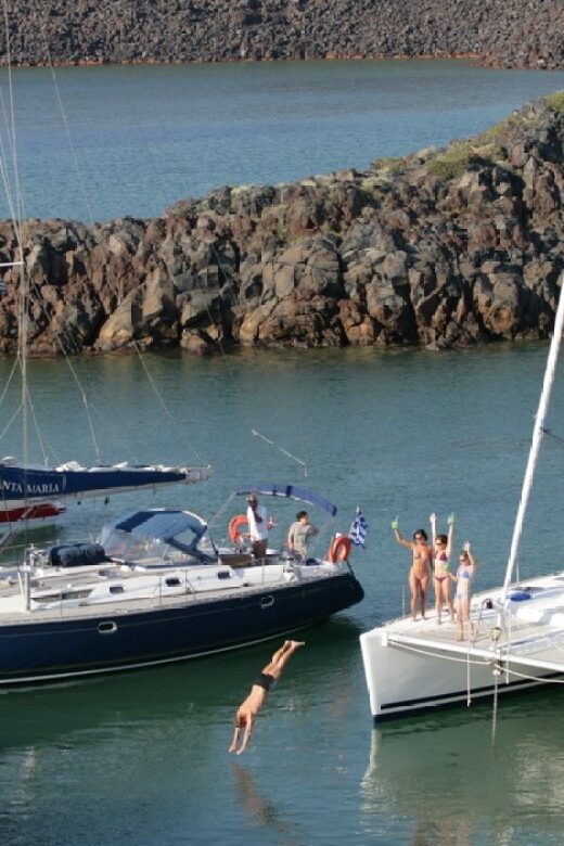 Santorini: Private Sailing Yacht Cruise with Meal & Drinks - The Experience: Comfort, Flexibility, and Personalization