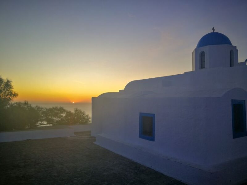 Santorini: Private Sunrise Tour with Breakfast and Oia Visit - Who Will Love This Tour?