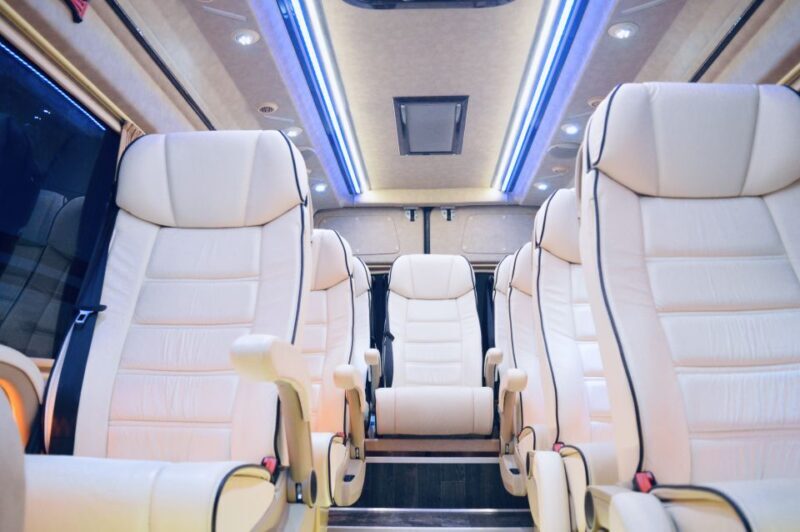 Santorini: Private Tour of the Famous Blue Domes and Caldera - Key Points