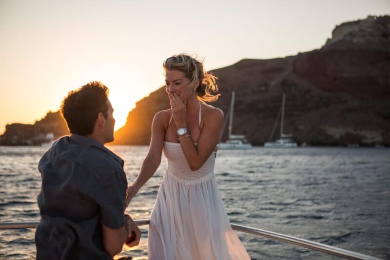 Santorini Proposal: A Luxury Photoshoot for Your Yes! Moment - The Details of the Experience