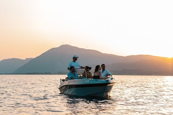 Santorini Rent a Boat - License free - Practical Tips for Your Sailing Day