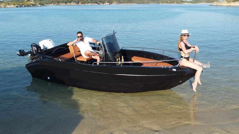 Santorini: Self-Drive Boat Rental without Boat License - Key Points