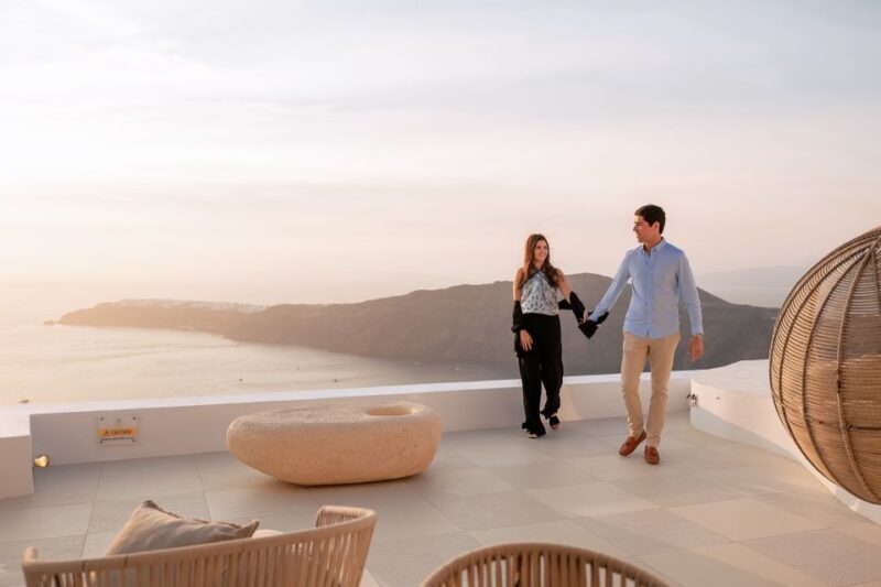 Santorini: Sunset Photo Shoot with a Personal Photographer - FAQ