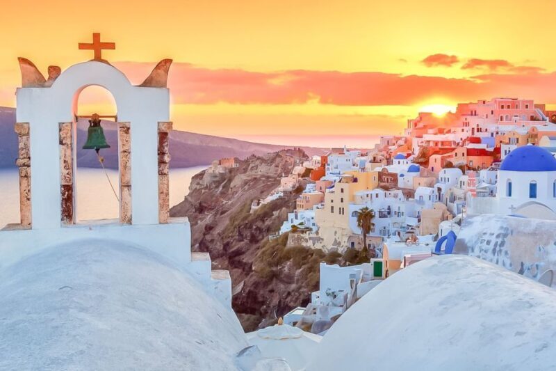 Santorini: Traditional Sightseeing Bus Tour with Oia Sunset - Practical Details: Transportation, Timing, and Group Size