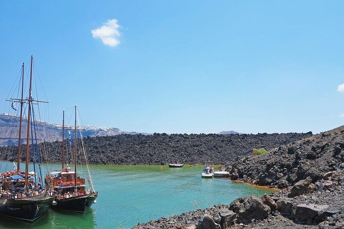 Santorini Volcanic Islands Cruise: Volcano, Hot Springs and Thirassia - What to Expect and What Not to