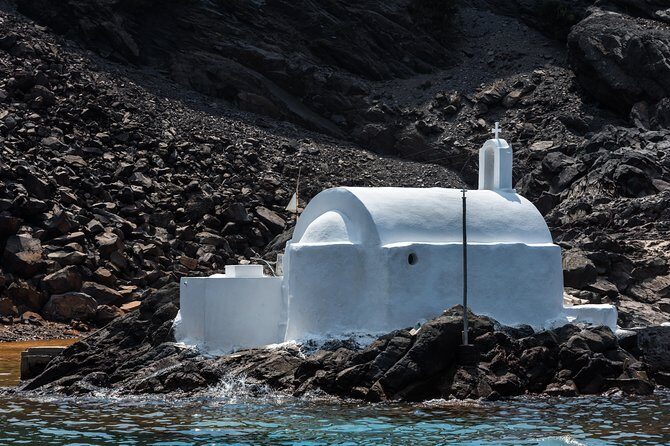 Santorini Volcano and Hot Springs Cruise Tour from Fira Old Port - How the Tour Operates