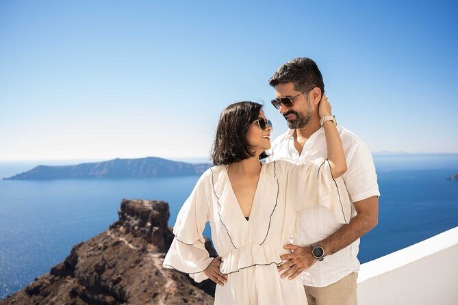 Santorini Walking Photoshoot Experience in OIA - FAQ