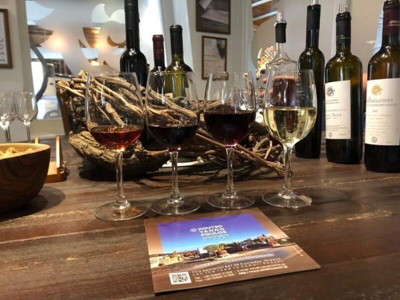 Santorini: Wine Tour with Sunset in Oia - The Experience and Group Dynamics