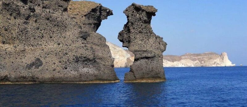 Santorini:Cruises with Catamaran around the Volcanic Island. - Key Points