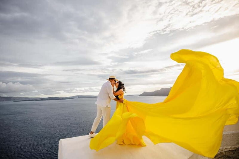 Santorini:Flying Dress shoot with Professional photographer - FAQ