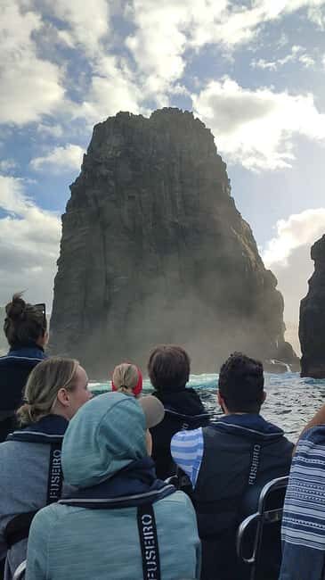 São Miguel: Boat Tour  Volcanic Wonders, Caves & History - What You Can Expect