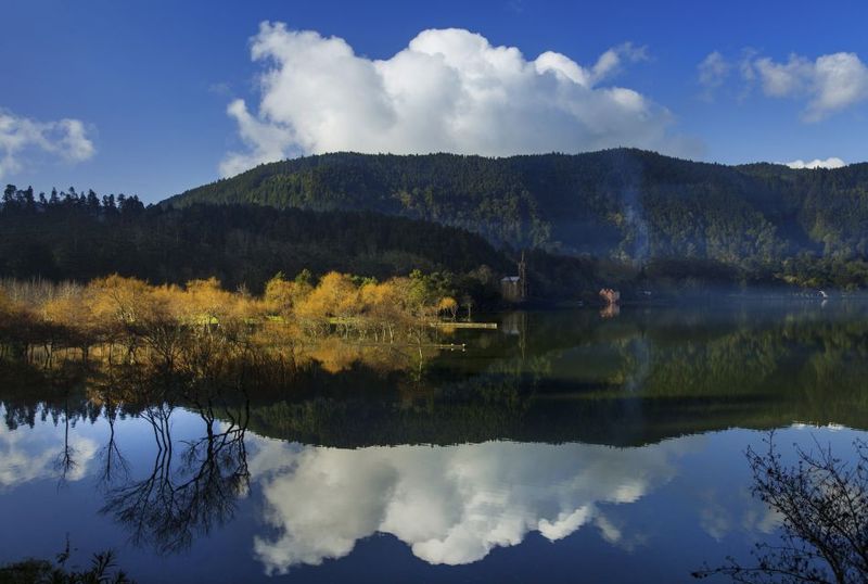 São Miguel East: Full-Day Van Tour with Lunch - Furnace Views After Lunch: Look Back Over the Volcanic Caldera
