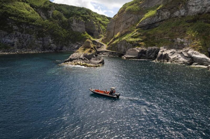 São Miguel: Santa Iria Bay Snorkeling Tour with Music - Key Points