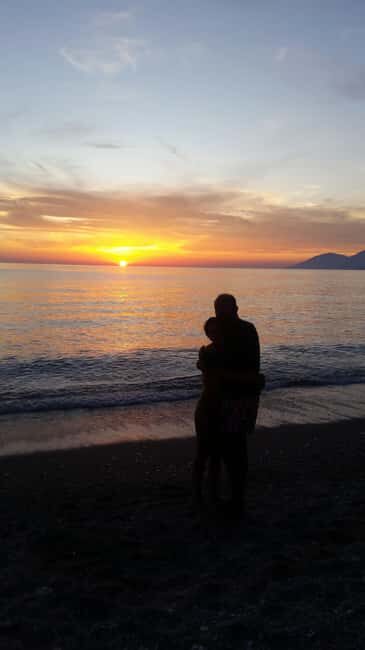 Sarandë: Exclusive Relaxing Sunset Tour - Food, Drinks, and Atmosphere