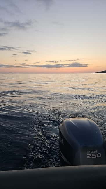 Sarandë: Sunset boat tour with local wine - The Real Traveler Insights
