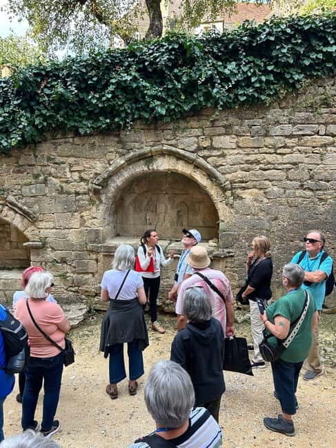 Sarlat: Travel Sketchbook - Exploring Sarlat in a Different Light