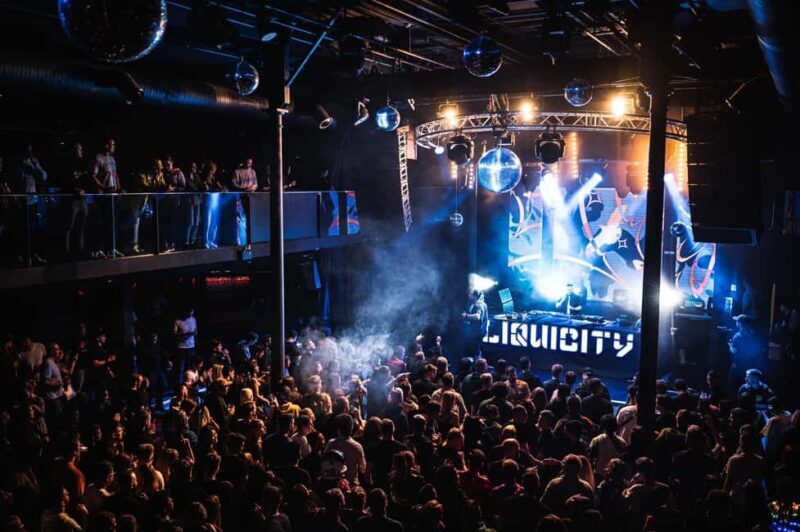 SaSaZu Club New Year's Eve Party with VIP Option - Key Points