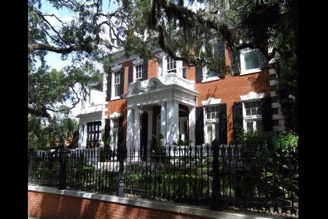 Savannah Stroll: Guided Sightseeing & History Walking Tour of Savannah - A Deep Dive into the Savannah Stroll Experience