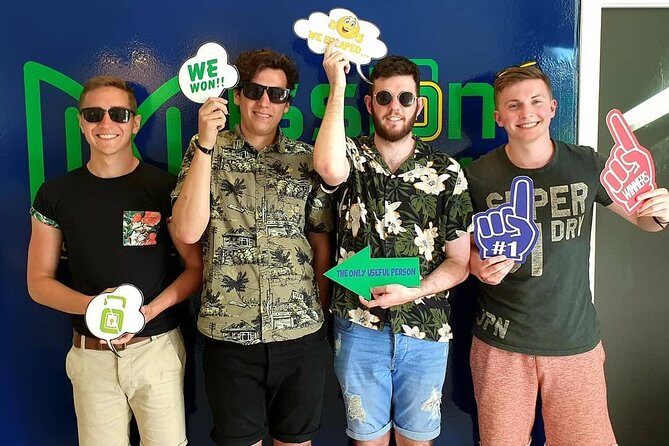 SAVE YOURSELF Escape Game - Staff and Customer Service