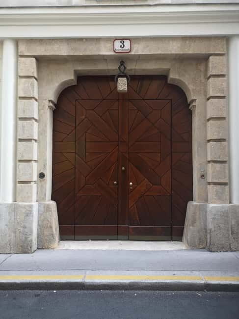 Scandals, affaires & anecdotes in Vienna - FAQs