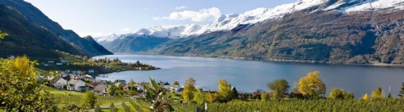 Scenic Hardanger Fjord with Waterfalls, Farm Garden & Lunch - Exploring Norway’s Natural Wonders in Comfort