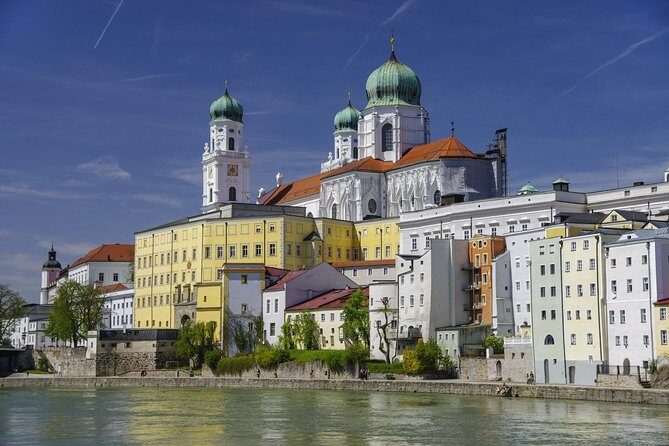 Scenic transfer from Passau to Prague with 2-hours guided tour of Cesky Krumlov - What Travelers Are Saying