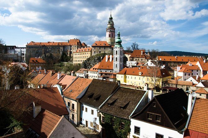 Scenic transfer from Passau to Prague with 2-hours guided tour of Cesky Krumlov - FAQ