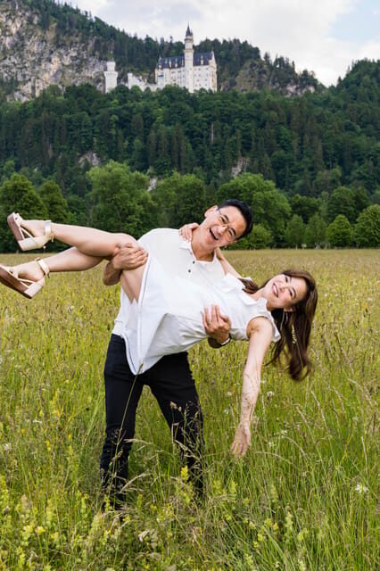 Schwangau: Private Photoshoot at Neuschwanstein Castle - The Experience Provider: Sonnenschein Fotografie by Ayse Kloster