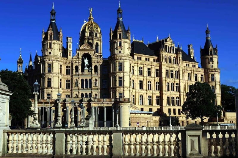 Schwerin - Private Tour of the Castle Exteriors & Cathedral - The Value of This Tour