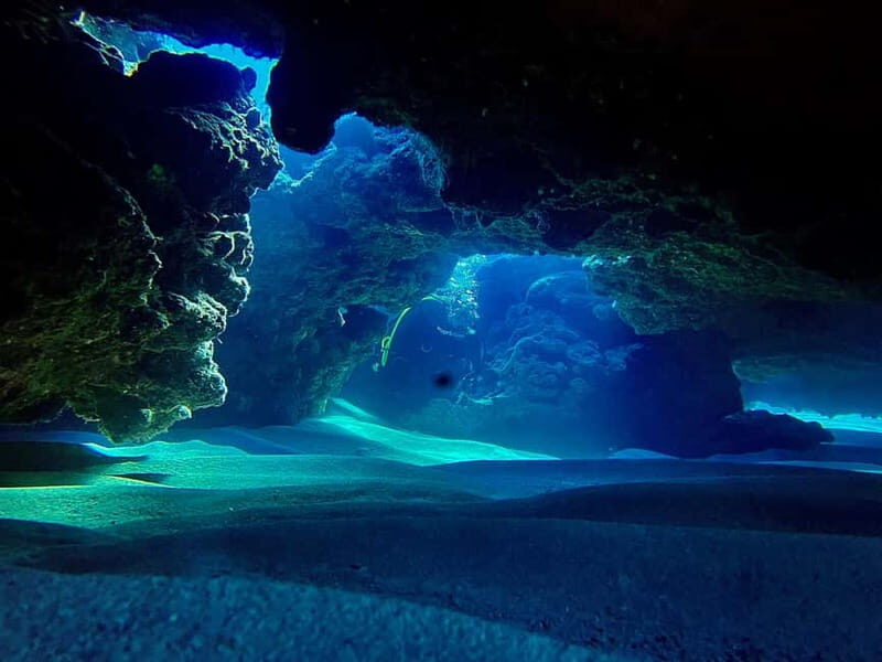 Scuba Diving - Tunnels & Caves - Cape Greco - private guided - FAQ