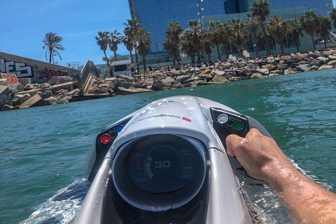 SEABOB EXPERIENCE en BARCELONA - Authentic Traveler Insights