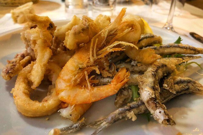 Seaside Naples Food Tour with Marina Promenade & Visit of Castel dell'Ovo - What You Can Expect on This Naples Adventure