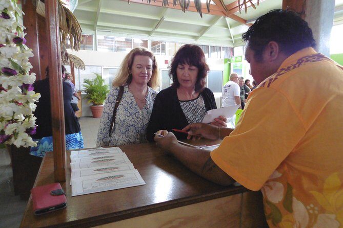 Seat in Coach Transfer from Rarotonga Airport to Hotel - Key Points