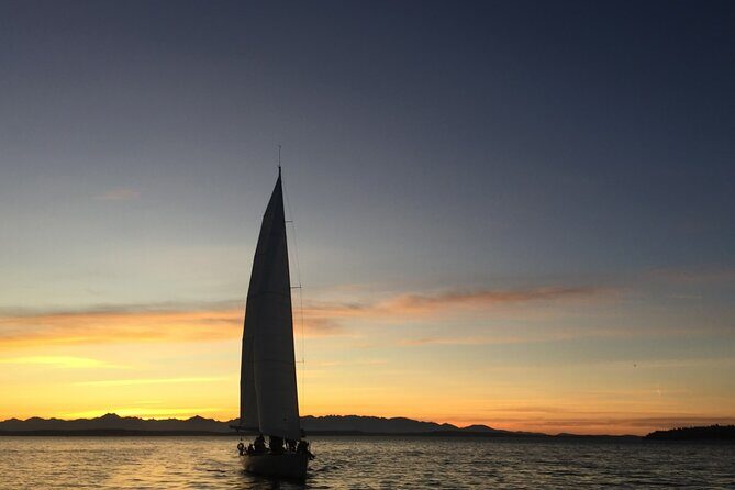 Seattle Sunset Sail BYOB - Seattle Sunset Sail BYOB: A Relaxing Breeze on the Water