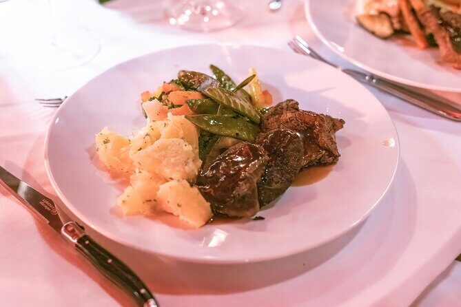 Secret Wonders Magic Dinner Show Ticket in Vienna - A Closer Look at the Secret Wonders Magic Dinner Show in Vienna