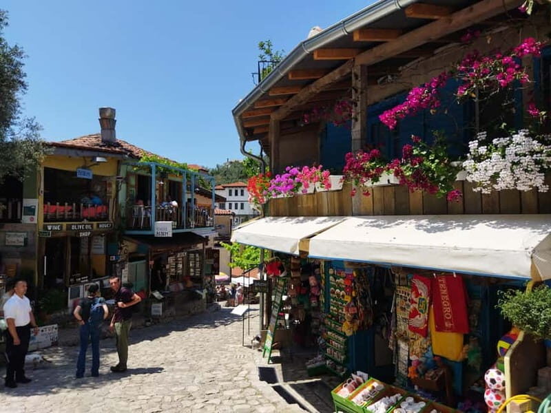 Secrets of the Old Town Bar - A Journey through Millennia - The Experience: Pros and Cons