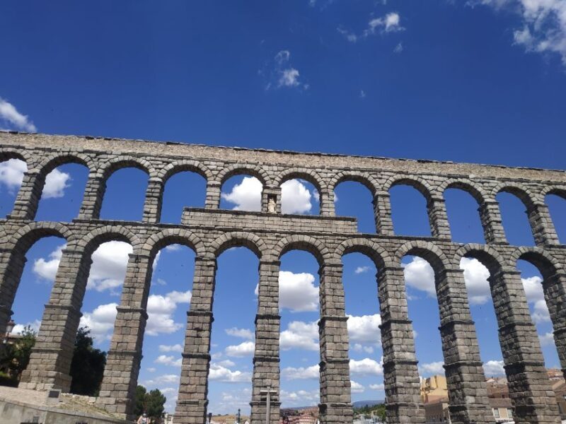 Segovia: Guided Walking Tour with Alcázar Entry - Key Points