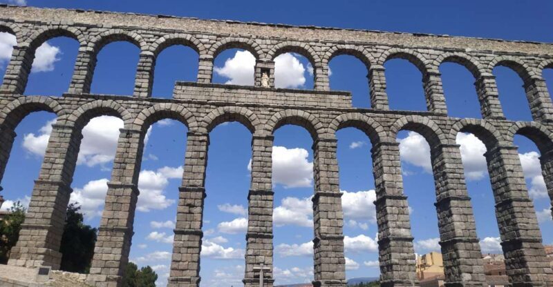 Segovia: Guided Walking Tour with Alcázar Entry - Practical details and tips