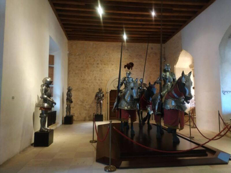 Segovia: Guided Walking Tour with Cathedral & Alcázar Entry - What the Reviews Say