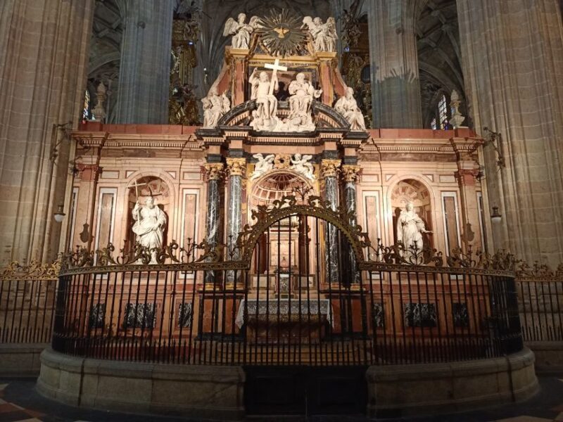 Segovia: Guided Walking Tour with Cathedral & Alcázar Entry - FAQ