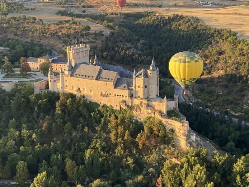 Segovia: Hot Air Balloon Ride with Picnic and Activity Video - Key Points