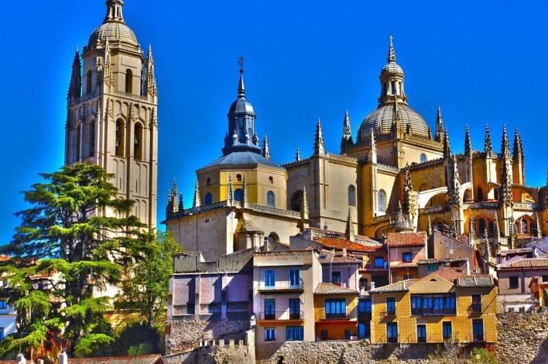 Segovia - Old Town tour including Castle visit - FAQ