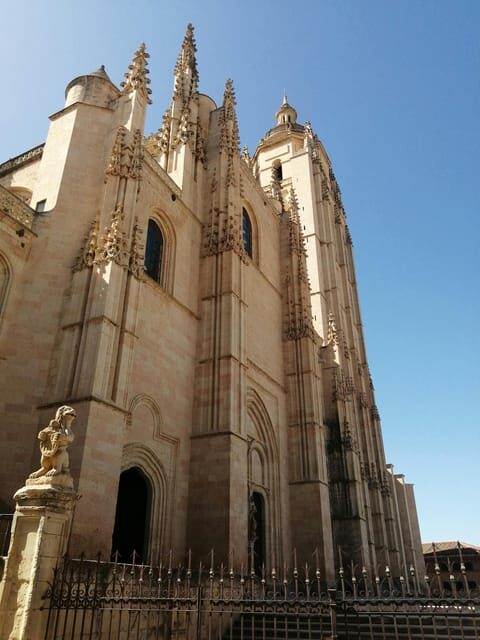 Segovia: Private Tour from Madrid by Minivan - Free Time and Flexibility
