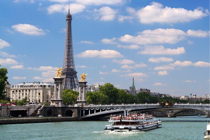 Seine River Cruise flexible ticket with Audio in Paris - 1 Hour - Key Points