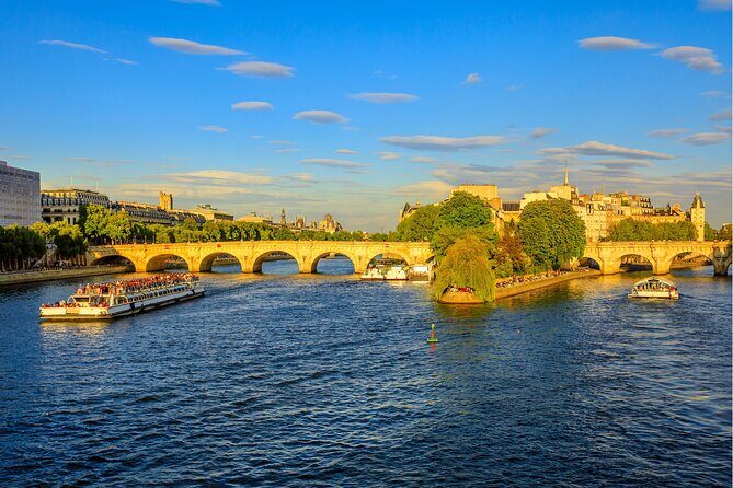Seine River Cruise flexible ticket with Audio in Paris - 1 Hour - A Detailed Breakdown of the Experience
