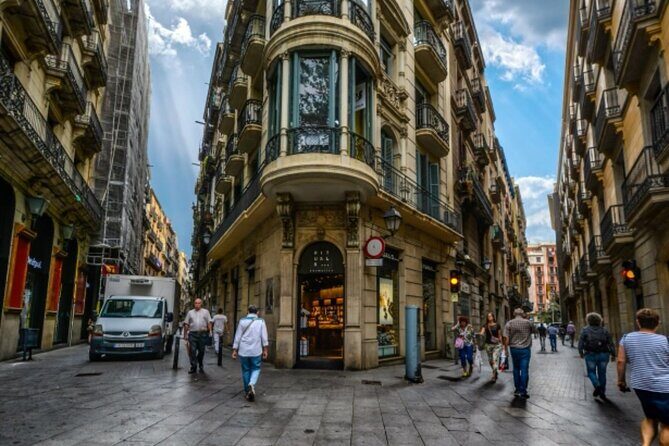 Self Audio Guided Tour in Gothic Quarter of Barcelona - Who Should Consider This Tour?