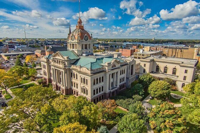 Self-Guided Green Bay Scavenger Hunt: Victory In Titletown - Who Should Consider This?