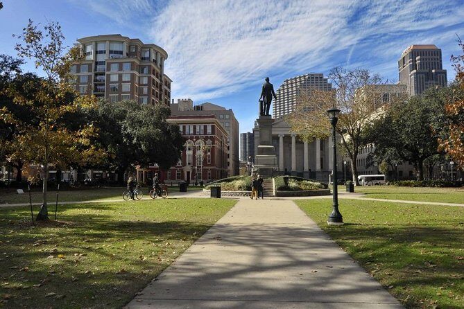 Self-Guided New Orleans Scavenger Hunt: Getting Down To Business - A Closer Look at the Getting Down To Business Scavenger Hunt